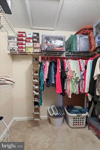 34 STANDING OAK CT, Bunker Hill, WV 25413