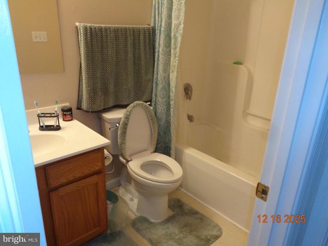 34 STANDING OAK CT, Bunker Hill, WV 25413