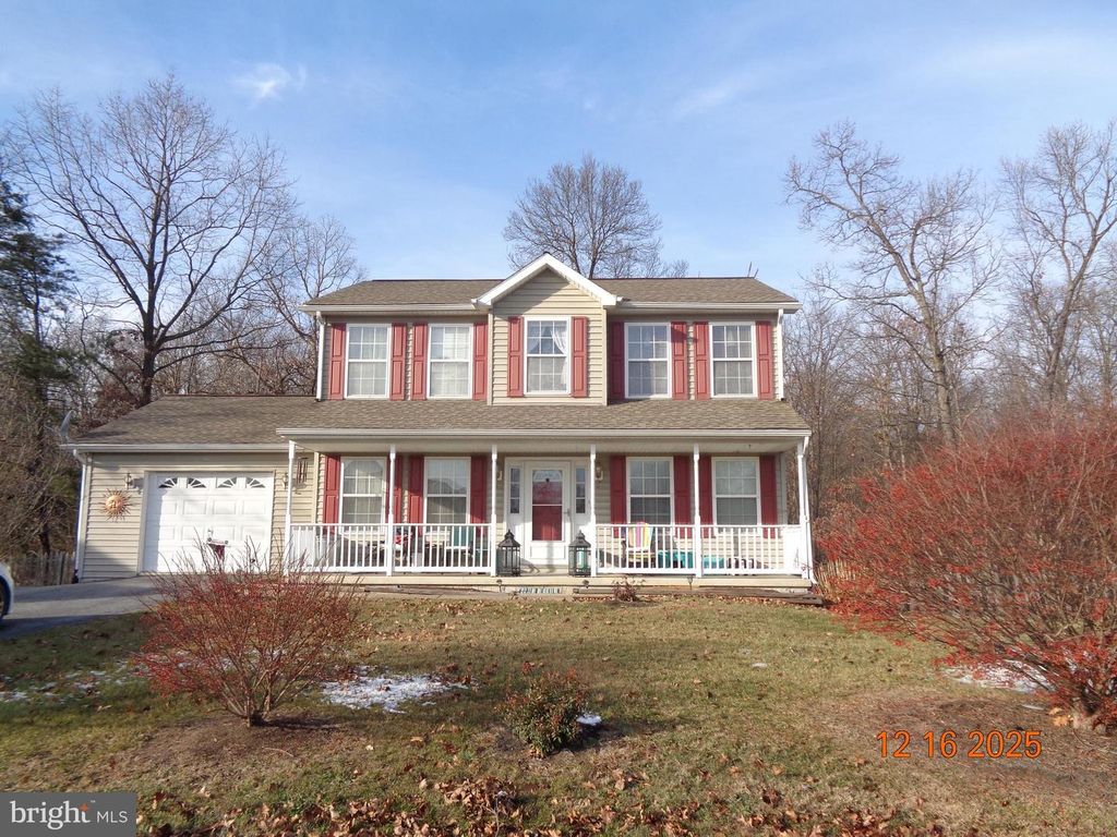 34 STANDING OAK CT, Bunker Hill, WV 25413