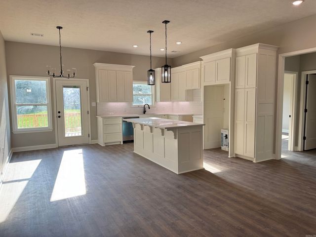 17 Mountain Grove, Greenbrier, AR 72058