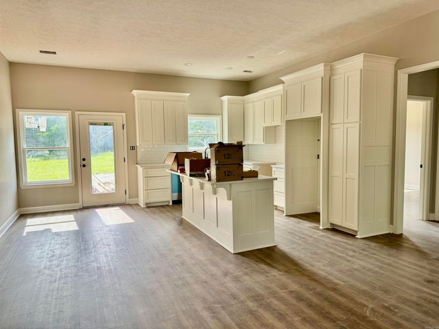 17 Mountain Grove, Greenbrier, AR 72058