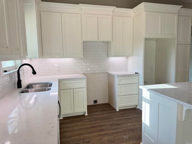 17 Mountain Grove, Greenbrier, AR 72058