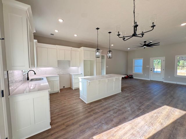 17 Mountain Grove, Greenbrier, AR 72058