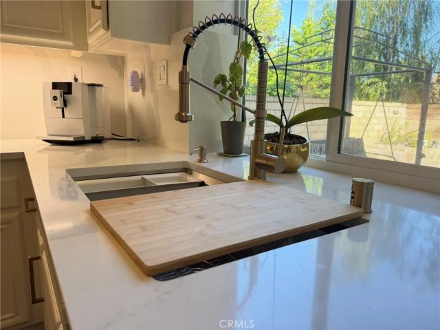 1536 Sappanwood Avenue, Thousand Oaks, CA 91320