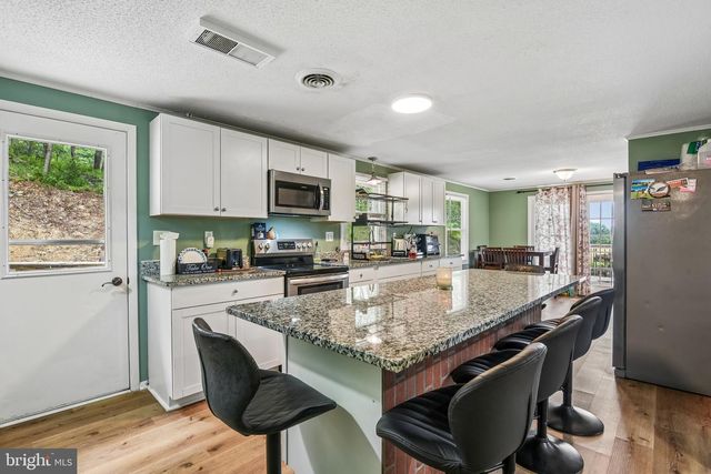 13903 WOLFSVILLE RD, Smithsburg, MD 21783