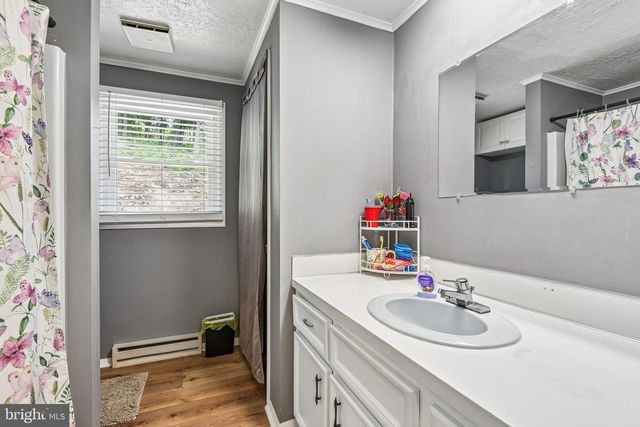 13903 WOLFSVILLE RD, Smithsburg, MD 21783