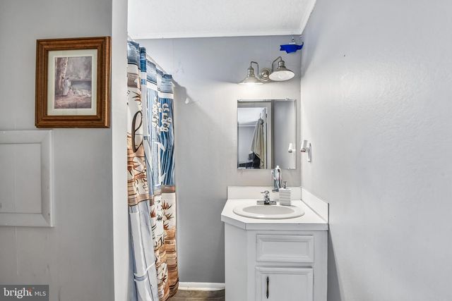 13903 WOLFSVILLE RD, Smithsburg, MD 21783