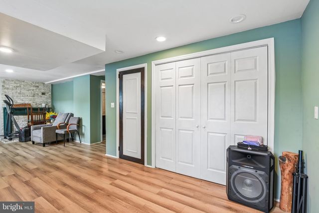 13903 WOLFSVILLE RD, Smithsburg, MD 21783