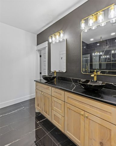 5230 Urbanview Street, Sansom Park, TX 76114