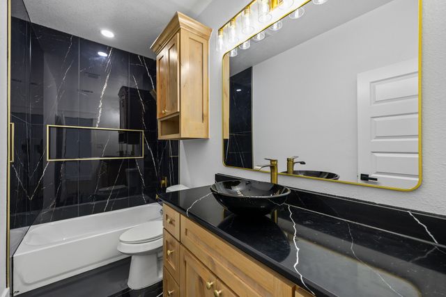 5230 Urbanview Street, Sansom Park, TX 76114