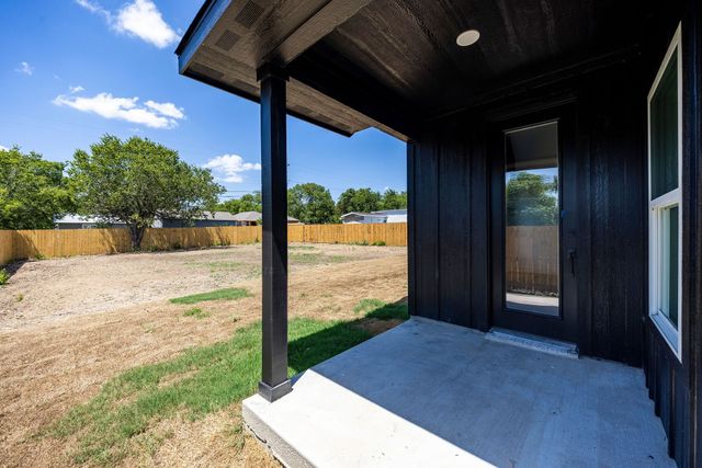 5230 Urbanview Street, Sansom Park, TX 76114