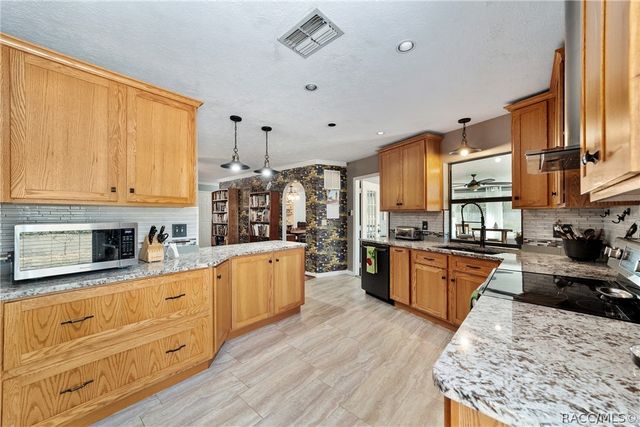 790 N Fresno Avenue, Hernando, FL 34442