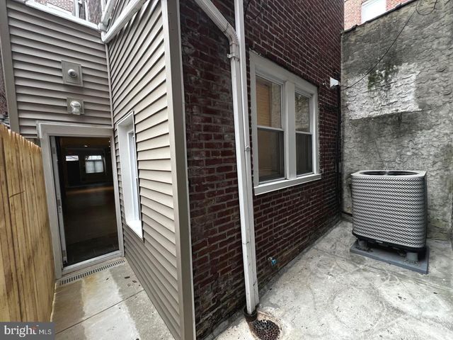 335 W GIRARD AVE #1ST FLOOR, Philadelphia, PA 19123