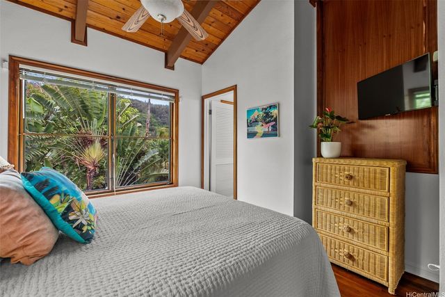 59-377 Ke Nui Road, Haleiwa, HI 96712