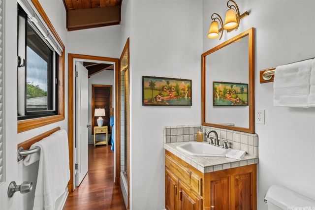 59-377 Ke Nui Road, Haleiwa, HI 96712