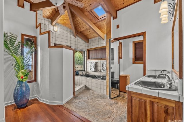 59-377 Ke Nui Road, Haleiwa, HI 96712