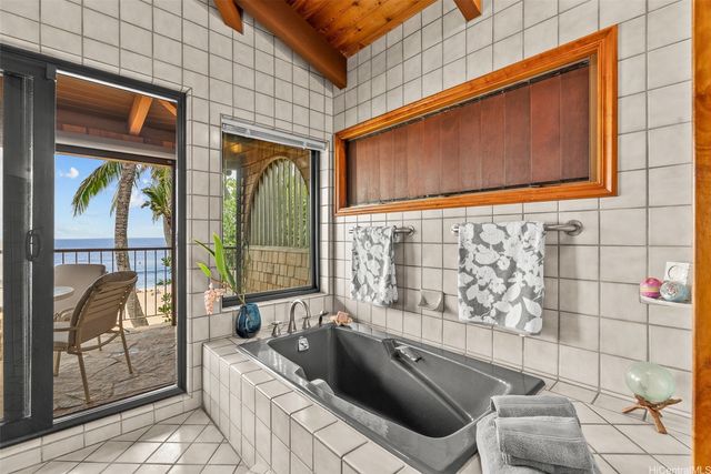 59-377 Ke Nui Road, Haleiwa, HI 96712