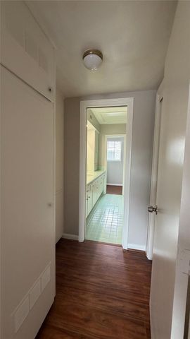 6310 Deerwood Road, Houston, TX 77057