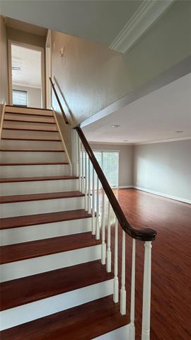 6310 Deerwood Road, Houston, TX 77057