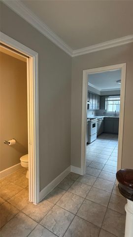 6310 Deerwood Road, Houston, TX 77057