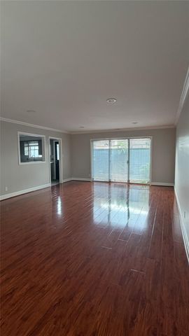 6310 Deerwood Road, Houston, TX 77057
