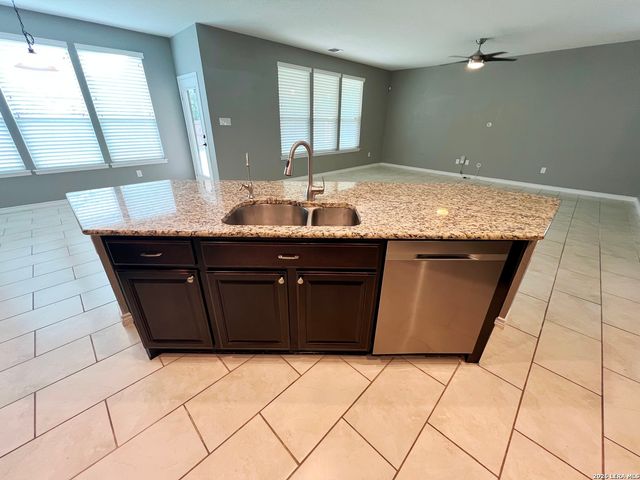 7915 Stalemate Cove, San Antonio, TX 78254