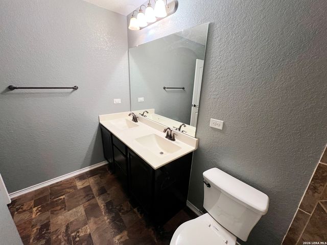 7915 Stalemate Cove, San Antonio, TX 78254