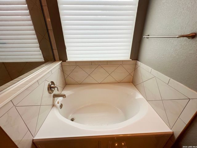 7915 Stalemate Cove, San Antonio, TX 78254