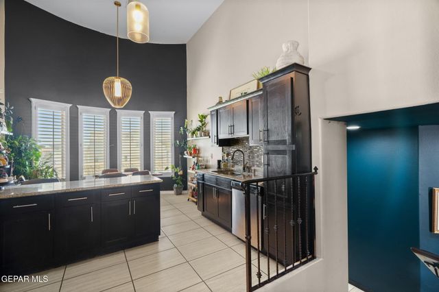 7833 ENCHANTED TRAIL Drive, El Paso, TX 79911