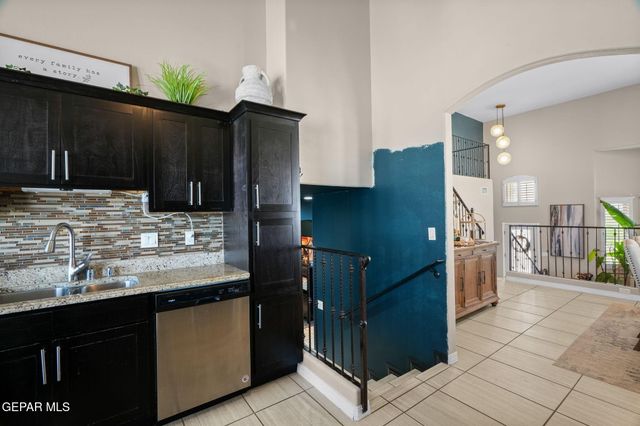 7833 ENCHANTED TRAIL Drive, El Paso, TX 79911