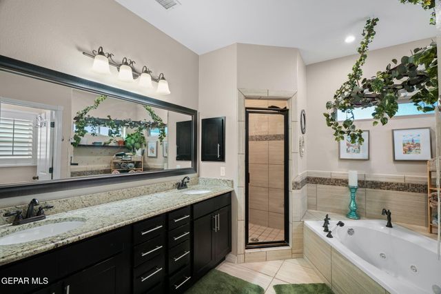 7833 ENCHANTED TRAIL Drive, El Paso, TX 79911