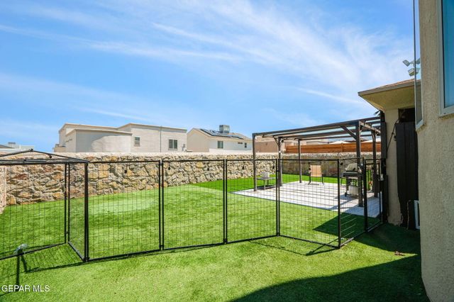 7833 ENCHANTED TRAIL Drive, El Paso, TX 79911