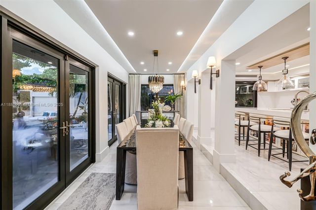 8761 SW 56th St, Miami, FL 33165