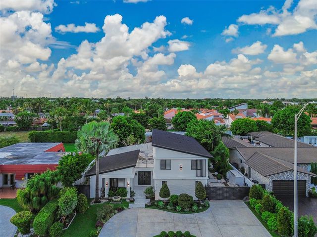 8761 SW 56th St, Miami, FL 33165