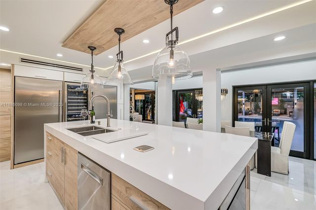 8761 SW 56th St, Miami, FL 33165