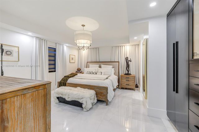 8761 SW 56th St, Miami, FL 33165