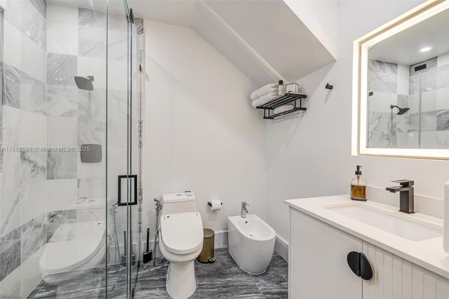 8761 SW 56th St, Miami, FL 33165