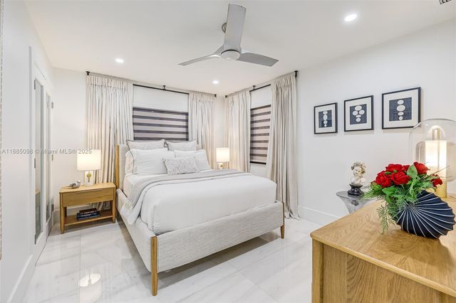 8761 SW 56th St, Miami, FL 33165