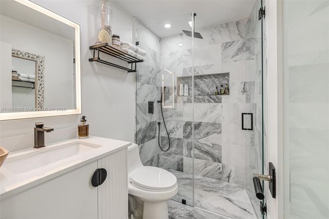 8761 SW 56th St, Miami, FL 33165