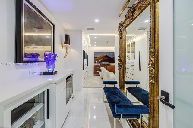 8761 SW 56th St, Miami, FL 33165