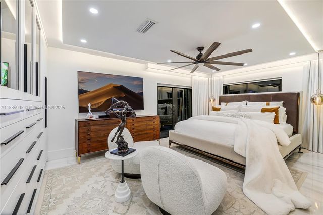 8761 SW 56th St, Miami, FL 33165