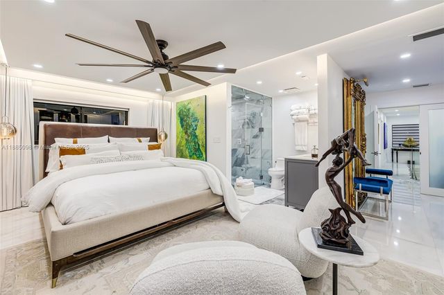 8761 SW 56th St, Miami, FL 33165