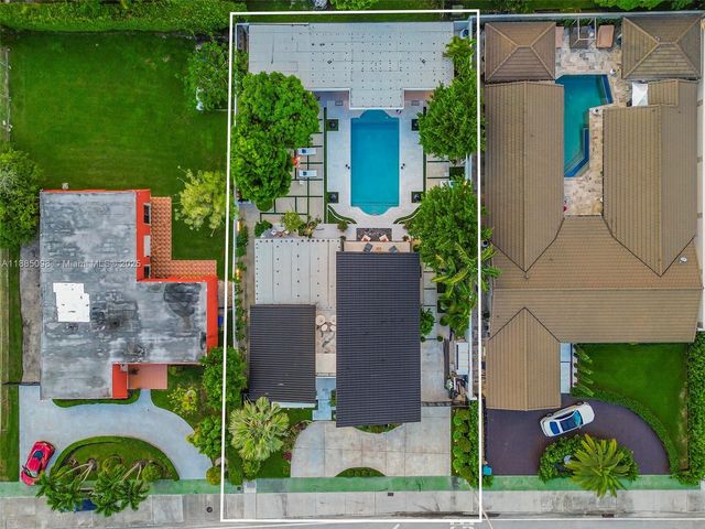 8761 SW 56th St, Miami, FL 33165