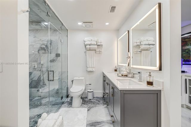 8761 SW 56th St, Miami, FL 33165