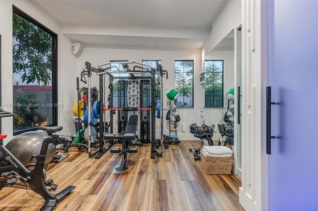 8761 SW 56th St, Miami, FL 33165