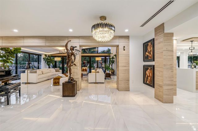 8761 SW 56th St, Miami, FL 33165