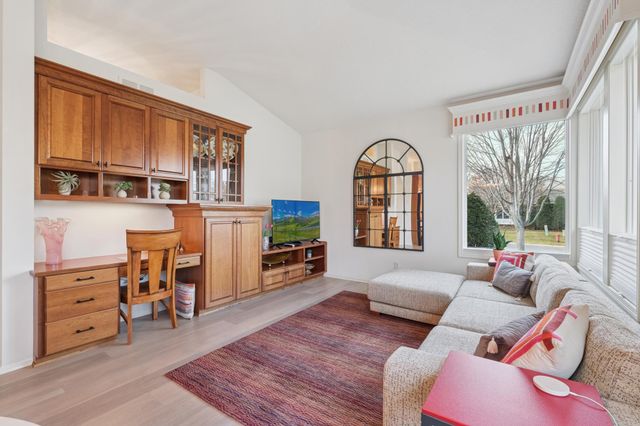 3832 Linden Drive E, Medina, MN 55340