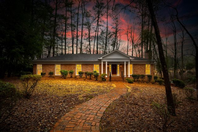 302 Brookwood Lane, La Fayette, GA 30728