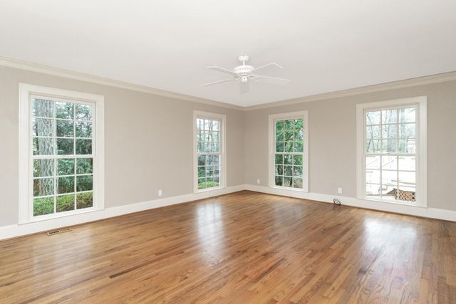 302 Brookwood Lane, La Fayette, GA 30728