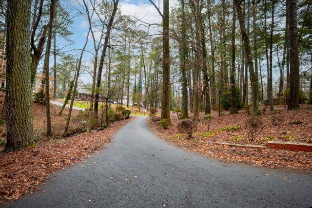 302 Brookwood Lane, La Fayette, GA 30728